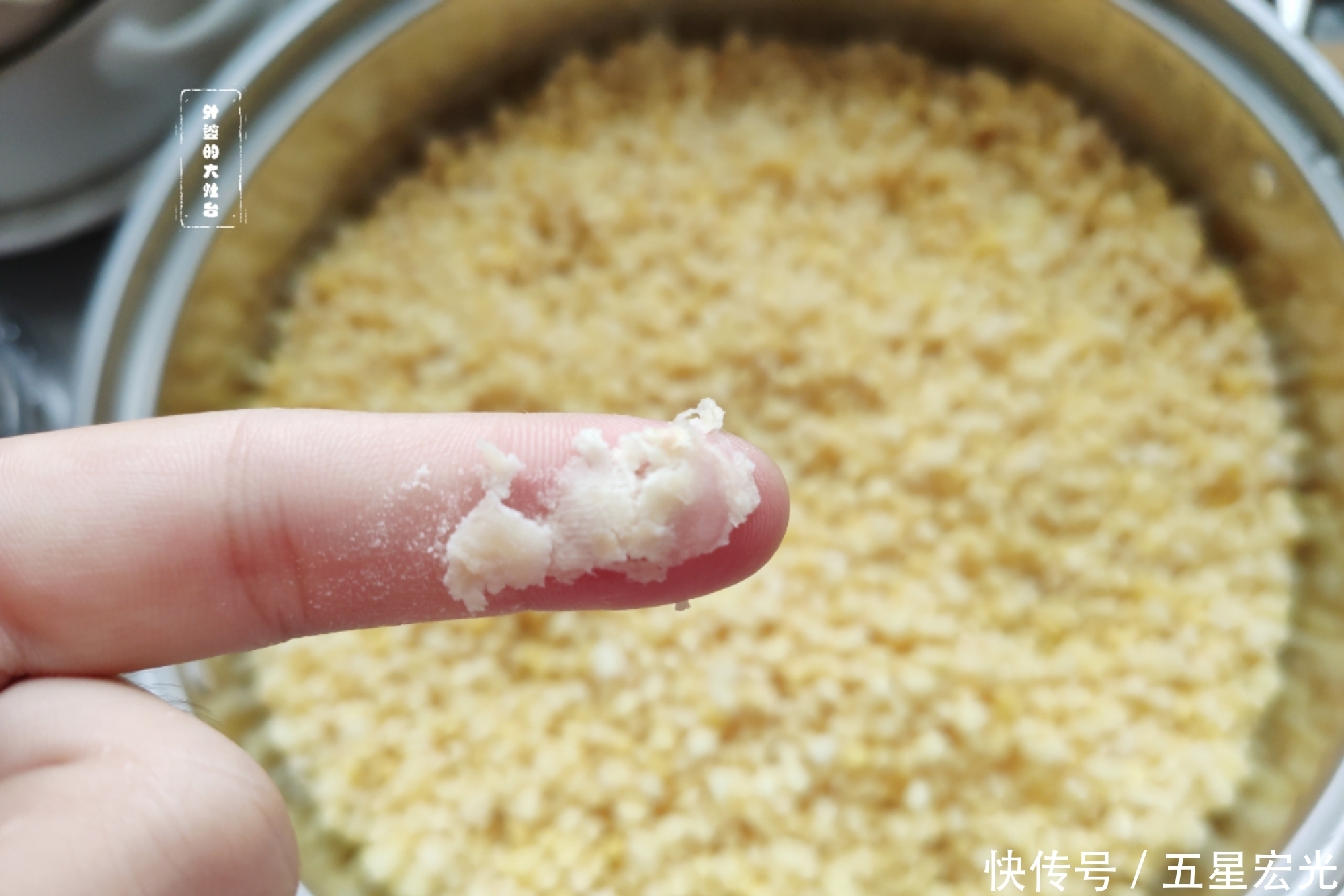 绿豆糕|入秋了,这美食抓紧吃,我家每年做上百个,香甜软糯,比糍粑好吃