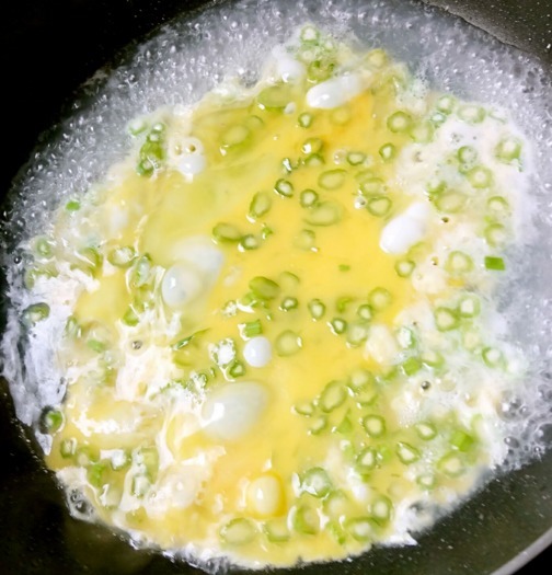 滑口|鸡蛋这样炒,一滴油也不要,清香鲜嫩滑口,端上桌几下就抢光