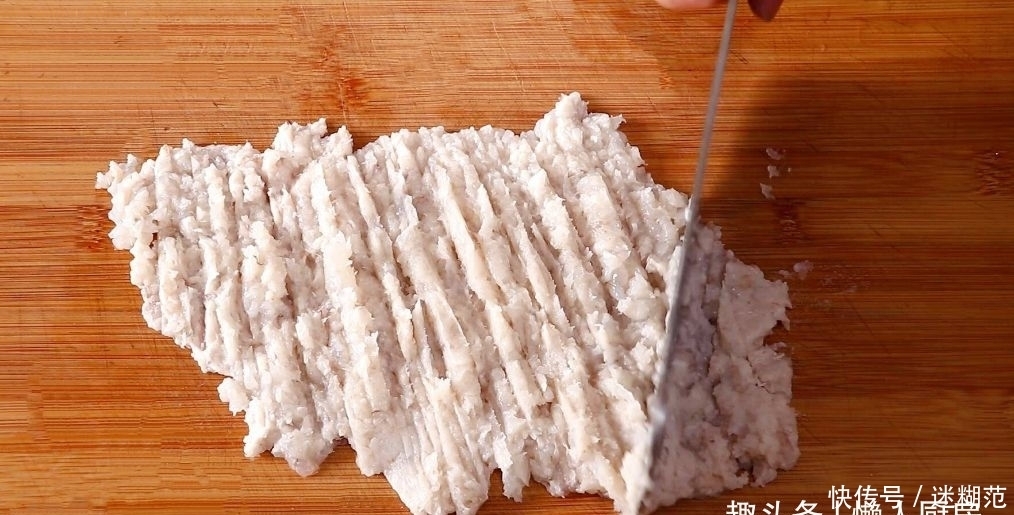 虾仁|豆腐皮别只会烧汤,配上虾仁和莲藕,做成小吃,口感很丰富