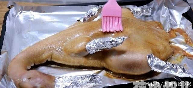 油腻|烤鸭只用一勺盐和酱油,味道不油腻,你一看就会有食欲