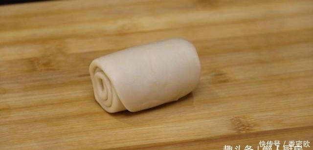 外皮|在家不出门,教你红薯饼的新做法,外皮酥的掉渣,看到它口水直流