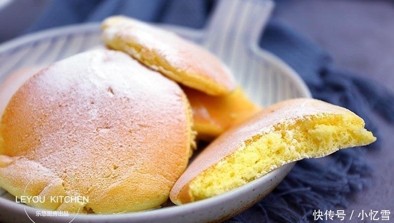 咬一口|比蛋糕给还松软的早餐饼, 不用和面, 孩子咬一口就喜欢