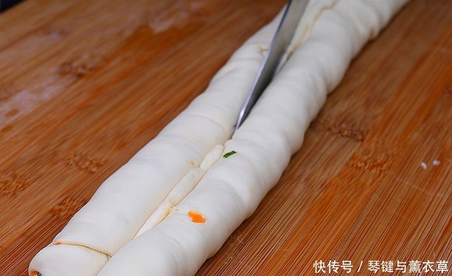 包子|早餐不要只吃包子油条了,教你好吃做法,比馅饼还香,比油条健康