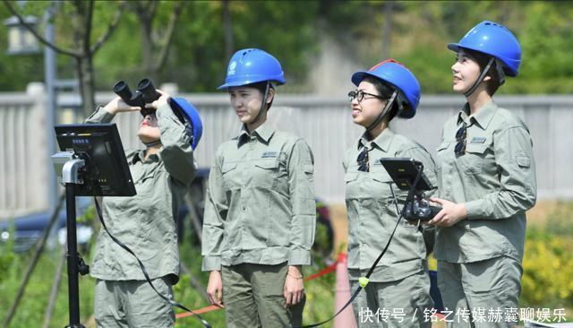 操作|脱下工装，这些电网女神竟这么美！