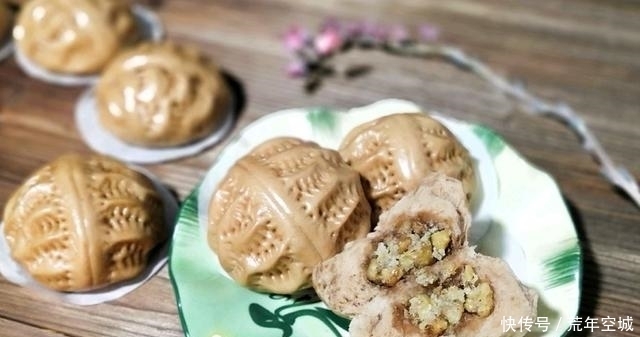 令人|独具风味的核桃面包,外观与口感都令人感叹,连吃5天都不够