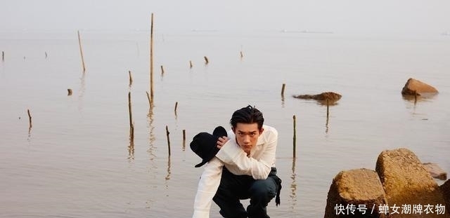 万能|万能基本白衬衫磨损,元素越简单,可能性越无限