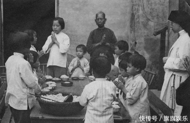 吃饭|老照片: 民国时期人们吃饭旧照, 贫穷的让人忍不住想哭!