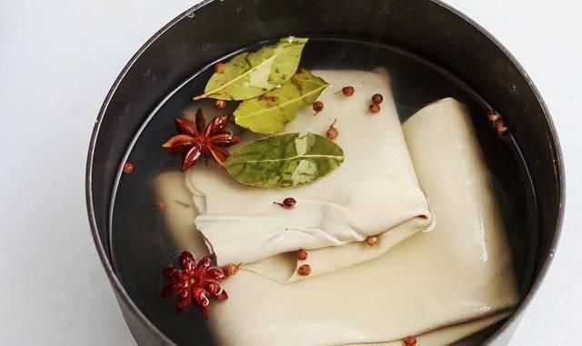 凉拌菜|这道凉拌菜你不吃可亏大了,营养补钙比肉香,做一盘不到3块钱