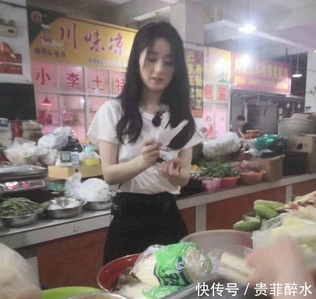 晓明哥|《中餐厅》路透,赵丽颖和黄晓明抢活干,张亮老了很多