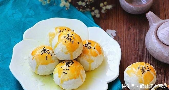 幸福|蛋黄酥,一口都是幸福!