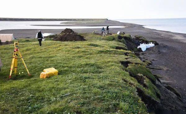 图源|北极圈着火!气温直逼38度,科学家恐冰川融化远古病毒复活