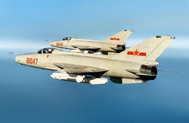  服役|最早一批的歼10都退役了，上世纪的老爷货，歼7为何还在服役