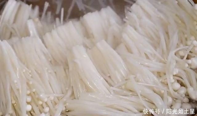 用开水烫|天冷,多喝此汤,暖心暖胃,鲜美入味,只要上桌就能喝光