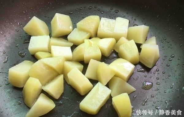  告诉|土豆不要再炒了！饭店老板告诉你，这样做外酥里嫩，孩子最爱吃