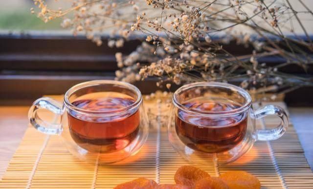 喝酒时|喝酒者,谨记酒前“三要做”,喝酒“三不吃”,酒后“三不宜”