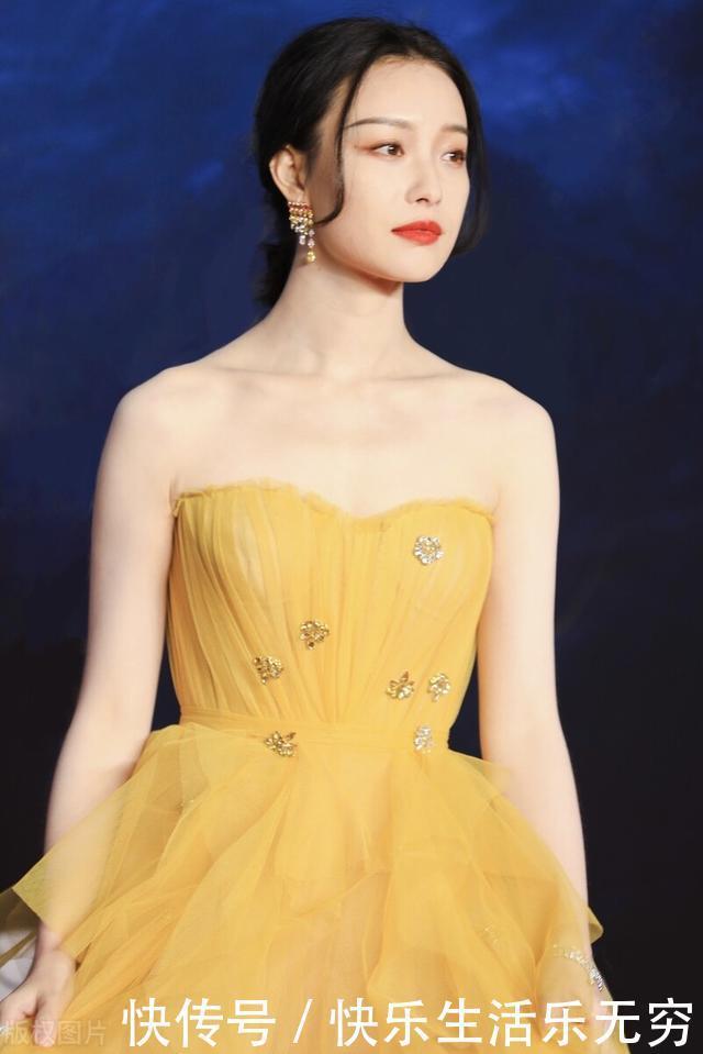  丰盈|倪妮才是高级美，紫色蛋糕裙大秀“奶白肌”，“酒杯身材”真迷人