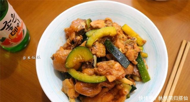 南瓜炖小鸡|鸡肉和它是绝配，可惜很多人没吃过，2元一斤，现在吃正当时