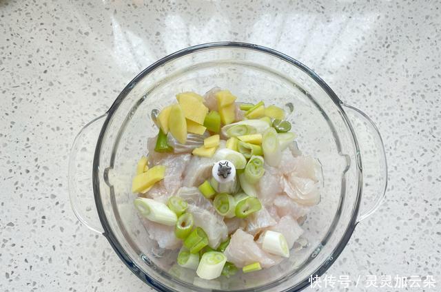  做法|白露后防止秋燥，多喝蔬菜鱼丸汤Q弹美味，附送鱼丸的正确做法
