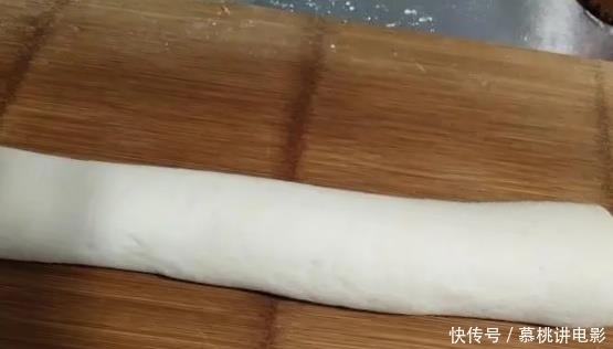  试试|花卷别再蒸着吃了，试试农村厨娘新做法，保准大人小孩都爱吃