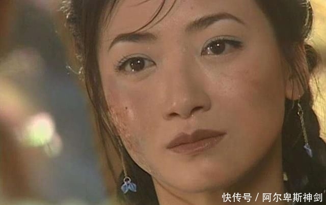 认出|原来蛛儿一开始就认出张无忌了，却装作不知道，原因才最心酸