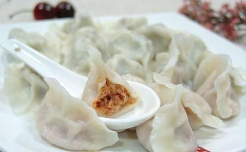 美食|美国大胃王挑战中国美食,一口气点下200个水饺,结账时尴尬了