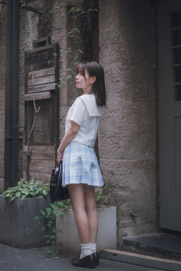  转眼之间|jk少女，寻寻觅觅，却在转眼之间