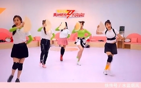  扇子掉|金莎在《乘风破浪的姐姐》里为啥被淘汰？公演的时候出现重大失误