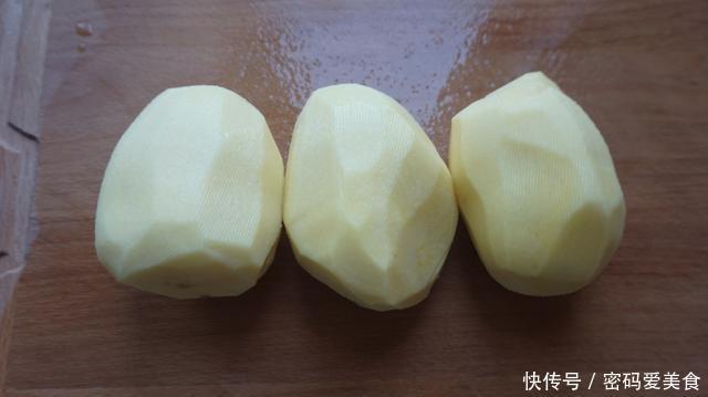 下饭|土豆和鸡块搭配做美食,土豆软烂,鸡块入味,超级下饭家人都喜欢