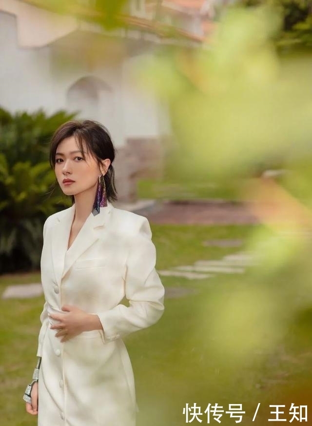 显瘦|今年火了这款西装裙，穿上不仅时尚还显瘦，杨幂李宇春戚薇都在穿
