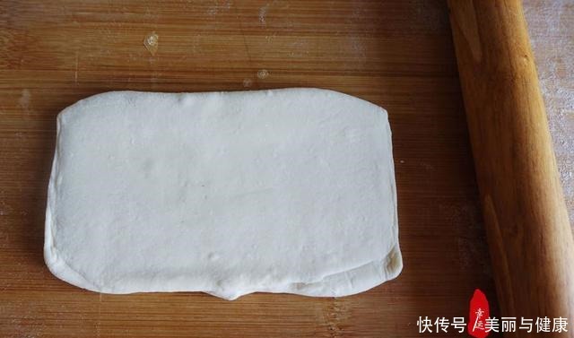 鸡蛋|三种不同的鸡蛋饼,制作方法各异,您更喜欢哪一种