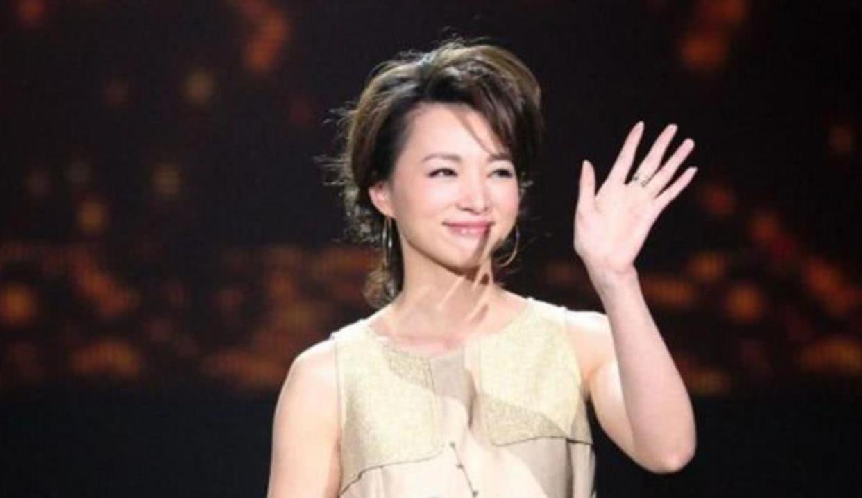 卫视|曾逼走朱丹成浙江卫视一姐,却走了朱丹的老路,下场比朱丹还惨