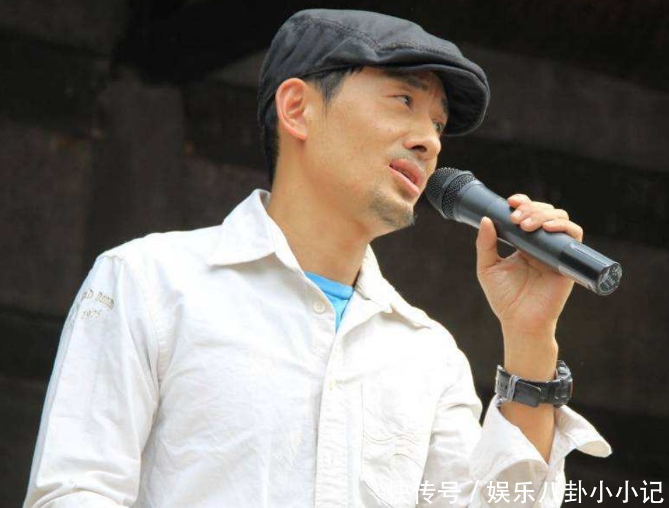 现状|伪装成农民歌手一夜爆红,从年入千万到软饭男,如今现状让人感慨