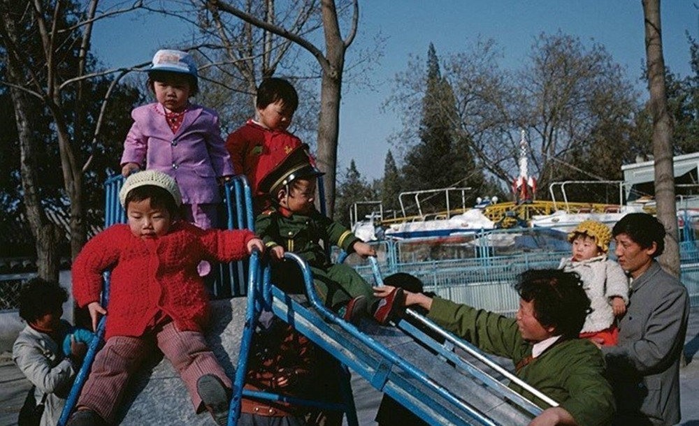 年代|老照片带你回忆80年代的淳朴岁月,这里有80后无忧无虑的童年