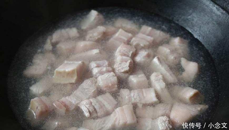 肉块|做“红烧肉”时, 很多人漏了“这一步”, 难怪吃起来又老又柴!