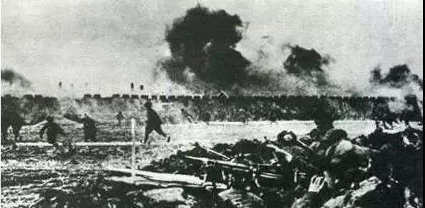 上级|在东北战场，敢与敌人一打一作战，也就只有他了，上级对他很担心