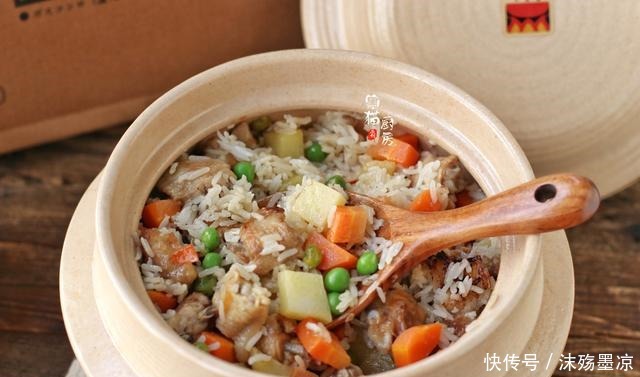 发愁|天热吃啥不发愁,厨房小白也能做好的焖饭,食材百搭,米粒分明