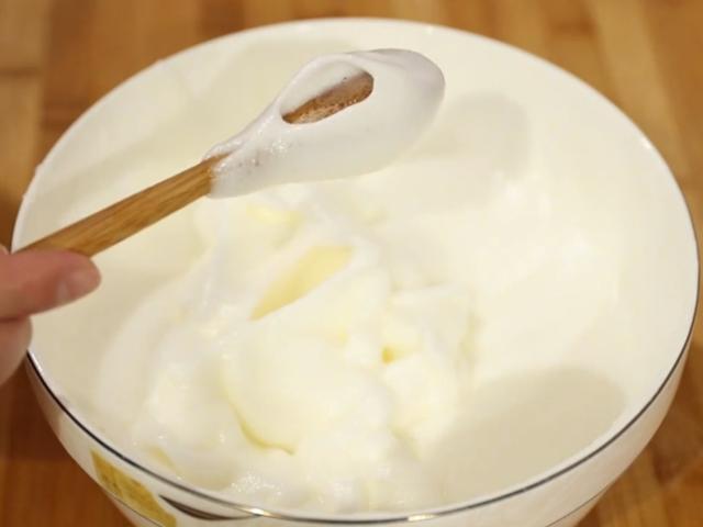 解决|蛋糕最简单的做法，不用烤箱不用打蛋器，利用2个小妙招轻松解决