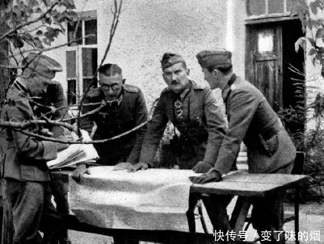 坐飞机|老照片二战德军上将坐飞机视察,迫降在苏军雷区,阵亡