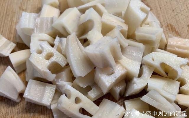 莲藕丸子|秋天，多喝此汤，汤鲜味美还补钙，比骨头汤营养，每次上桌遭疯抢