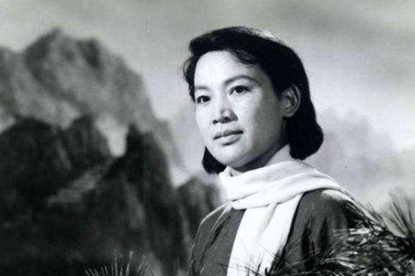 江姐的凶手|杀害江姐的刽子手,躲藏8年娶妻生子成劳模,却因耍帅露出马脚