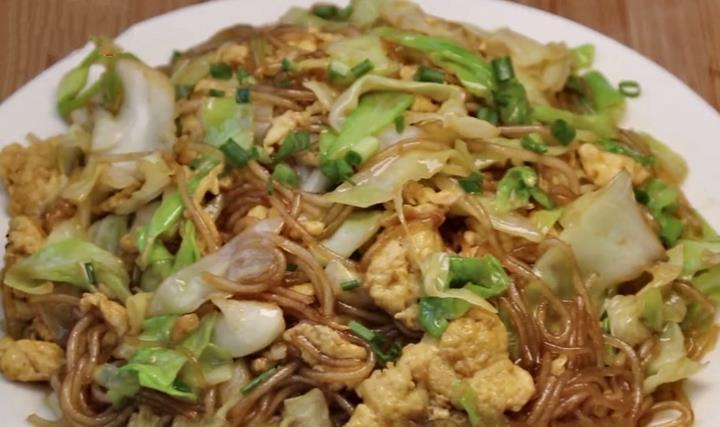 简单|包菜此做法太香了,简单一炒,鲜香味美又下饭,1周吃4次