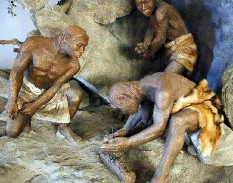  万年前|考古学家深入地下洞穴，发现23万年前人类，有残酷的一面