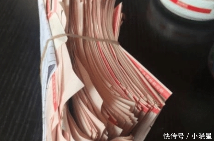 男子|男子豪掷两万买彩票, 结账时拿出一个小本让店主哭了: 钱拿不回来了!