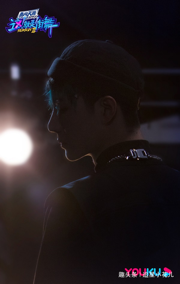 不愧|王一博街道场景曝光,摩托滑板不愧是你,韩范王爱豆真的要来了!