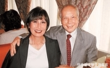 吃喝|他因赌博输光了3亿家产，赌王何鸿燊送他一张VIP卡，终生免费吃喝