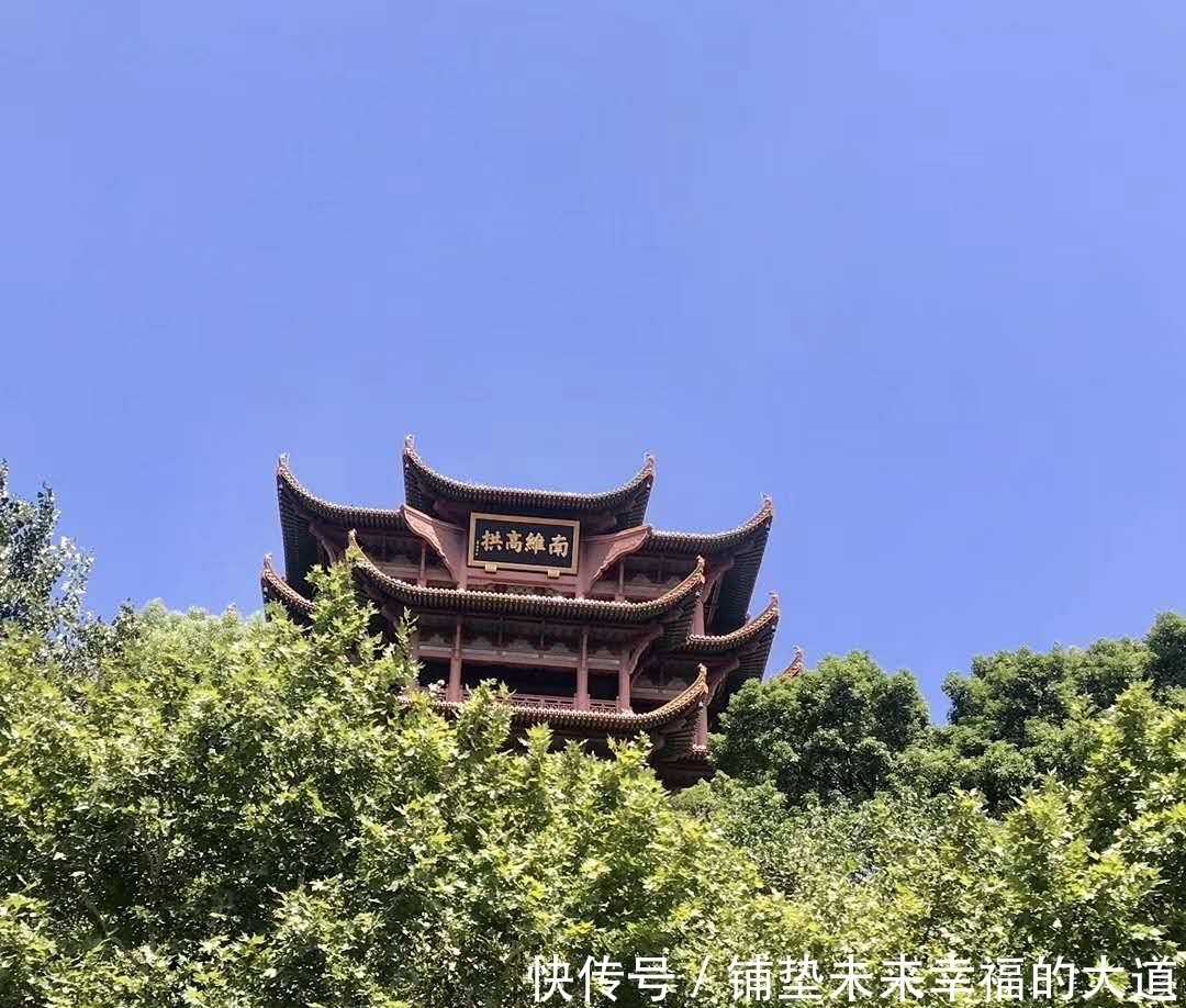 城市|新鲜出炉,国庆十大最受欢迎的城市,第一名竟是……