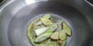 好吃|怎么做家庭版酱肘子最好吃 家庭版酱肘子怎么做好吃