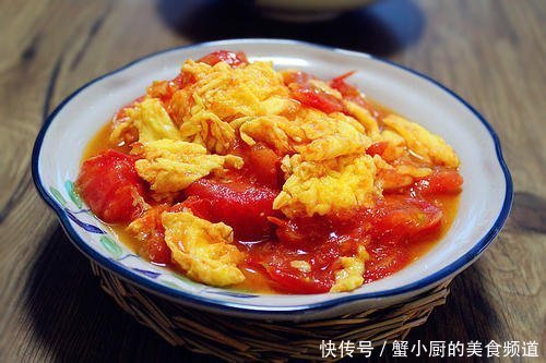 炒出汤汁|西红柿炒鸡蛋，先炒西红柿就错了，难怪不好吃，大厨：这样做才对