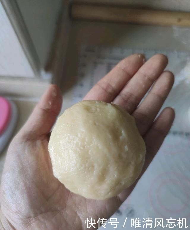  秒杀|「港式酥皮菠萝包」的做法+配方，外皮酥脆，内里松软，秒杀餐厅