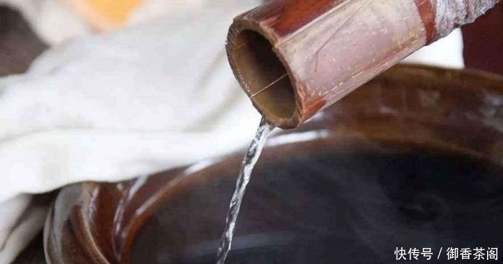 白酒|如果白酒瓶身有“这行字”，别拿来招待懂酒客人，免得闹笑话